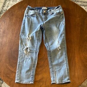 Seven 7 cropped skinny distressed jeans size 8